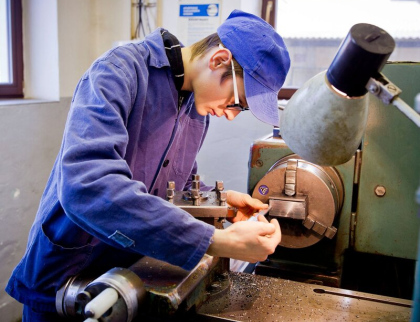 Radní podpořili iniciativu na záchranu strojírenství v kraji částkou 600 tisíc korun