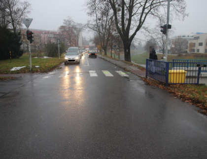 Řidička srazila chodce na přechodu. Policie hledá svědky