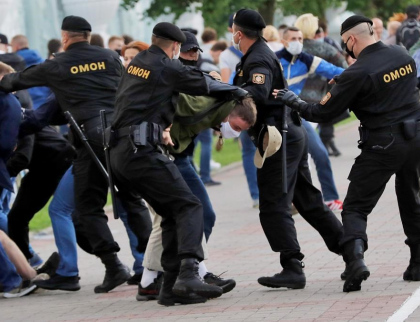 Bělorusko:  Zfalšované volby, policejní násilí, demonstranti v ulicích