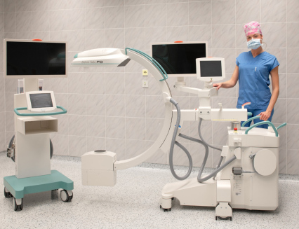 Chirurgové Nemocnice AGEL Valašské Meziříčí využívají na operačních sálech nové C rameno