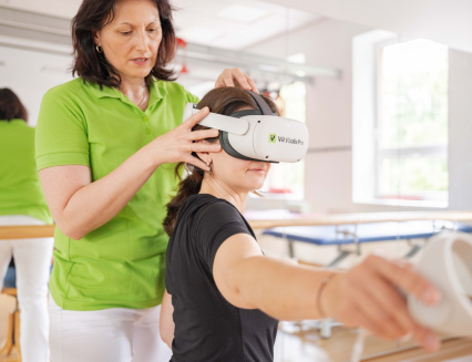 Zdravotnická síť AGEL testuje novinku v rehabilitaci – terapii virtuální realitou 