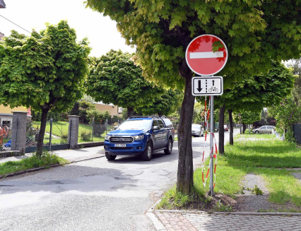 Nové přechody a jednosměrky ve ValMezu zvýší bezpečnost