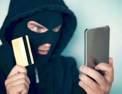 Podvodník se vydával za kamarádku. Z oběti vylákal 211 tisíc