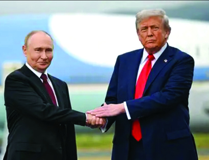 Historie bude mít Putina za největšího zločince a Trumpa za jeho největšího užitečného idiota, míní britský analytik