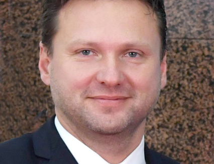 Bludný kruh. Radek Vondráček by měl skrývat, že není chytrý, ale nedělá to, protože není chytrý