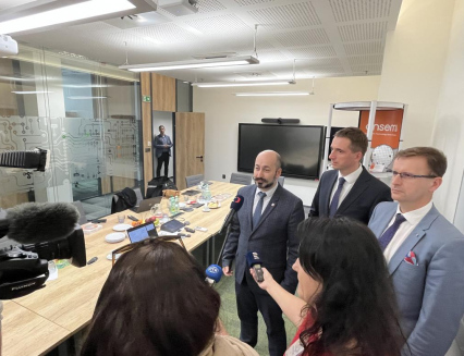 Ministr Vlček jednal v Rožnově se zástupci firmy ON SEMICONDUCTOR
