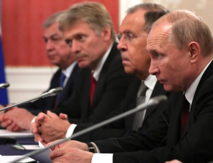 Jednat s Rusy je jako pozvat si domů opilce v deliriu. Nejdřív blábolí nesmysly a pak vám rozfláká obývák