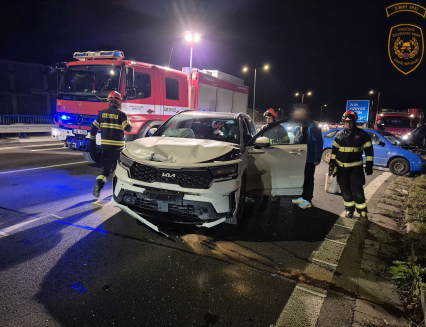V Rokytnici zasahovali hasiči u nehody dvou vozidel