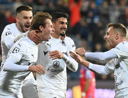 Vládcem kraje je Slovácko. Derby ovlivnilo brzké vyloučení Filla