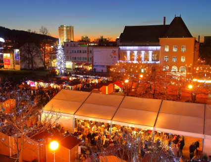 Advent přijíždí do Zlína ve valašském duchu. Strom rozsvítí skřítek