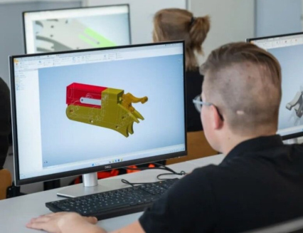 Zlínský kraj chce navázat partnerství s resortem obrany na podporu unikátních technických oborů v Uherském Brodě