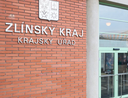 Hospodaření kraje v roce 2025: Nižší dluh, rekordní investice a schodek ovlivněný rozvojovými projekty