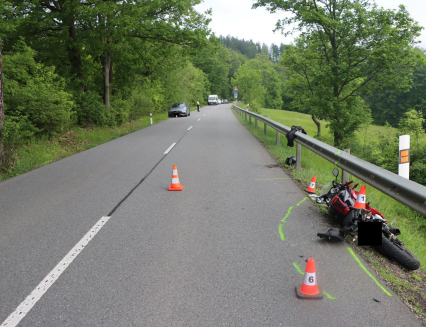 Motocyklista havaroval u Petrůvky na Zlínsku. Skončil v nemocnici