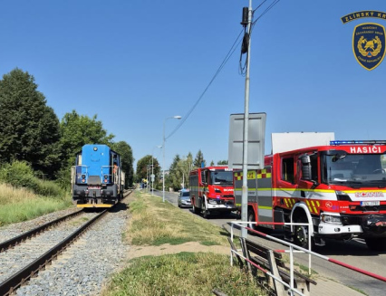 Cyklista přejížděl železniční přechod. Přehlédl přijíždějící lokomotivu