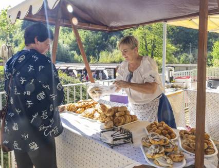 Ochutnejte Zlínský kraj. Gastrofestival na Čiperově vile nabídne jídlo, víno i tradice, návštěvníky dopraví historický autobus