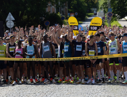 Festivalový půlmaraton hlásí rekordní počet běžců. Kapacita byla naplněna už měsíc před startem