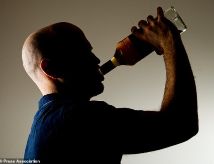 Před polednem nadýchal více než tři promile. Vypil půl litru tvrdého alkoholu 