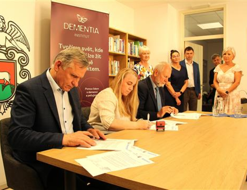 Vsetín a odborné organizace spojily síly pro lepší podporu a pomoc lidem s demencí