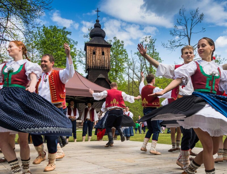 Zlínský kraj patří mezi českou turistickou špičku. V návštěvnosti turistických cílů obsadil 5. místo