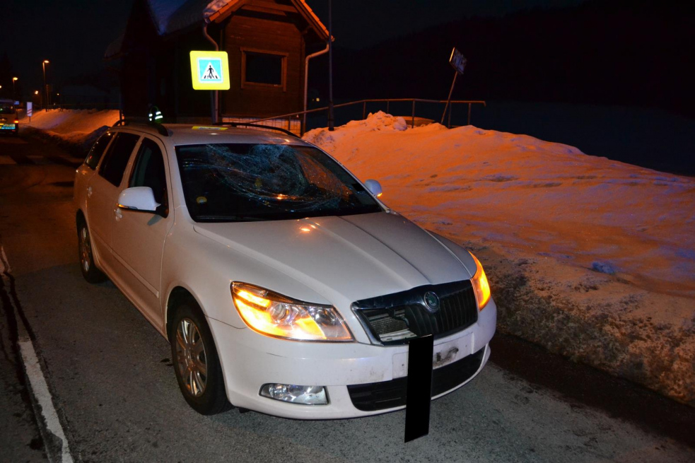 V Halenkově srazilo auto chodce na přechodu