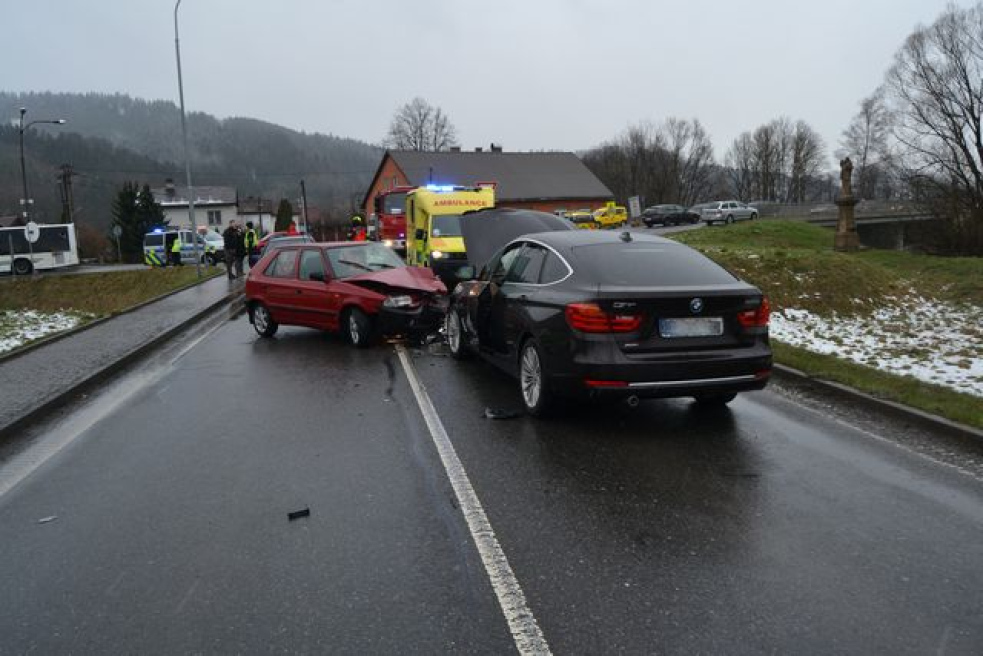 Hledáme svědky dopravní nehody. V Ústí se střetla dvě vozidla