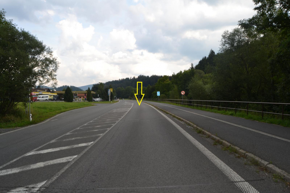 Při srážce s osobním autem utrpěl chodec těžké zranění