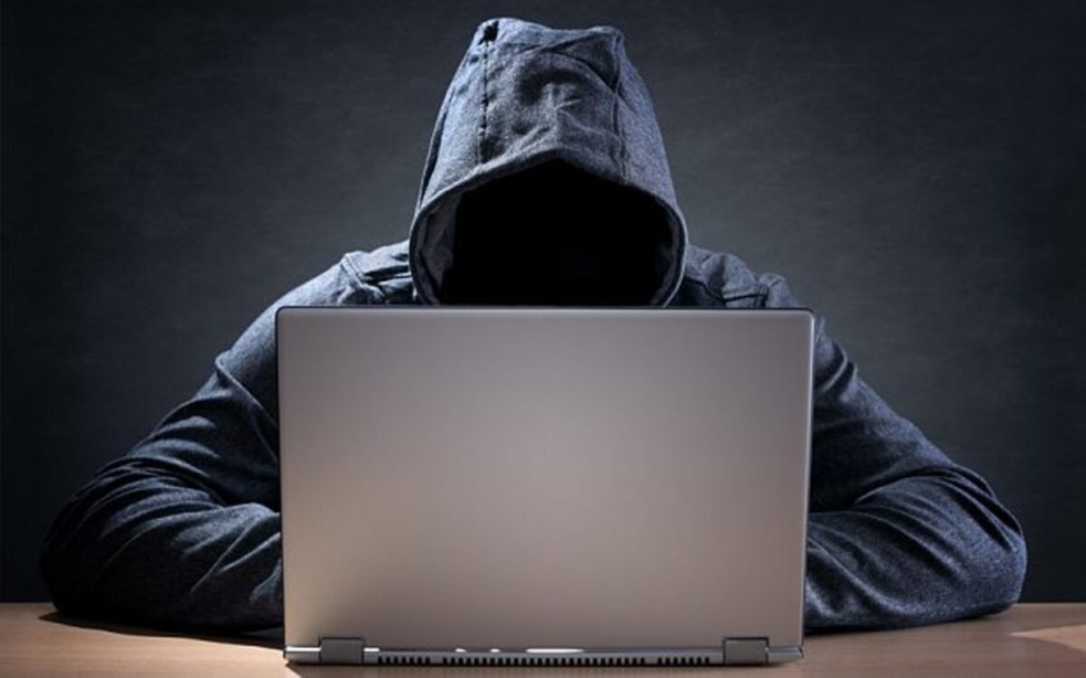 Naletěli internetovým podvodníkům a přišli o velké peníze
