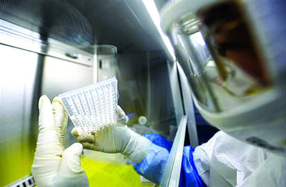 Koronavirus mohl uniknout z wu-chanské laboratoře. Tvrzení amerického vědce podporují i britští ministři