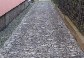 Roznov oprava chodniku po dokonceni