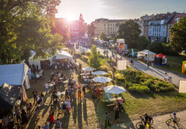 1 Prirozenym centrem Filmovky je Namesti Miru 5